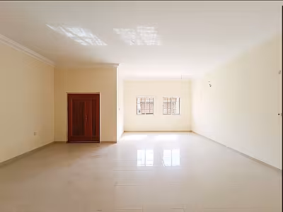 Huge Villa 8+maid+Majlis in Umm Qarn.